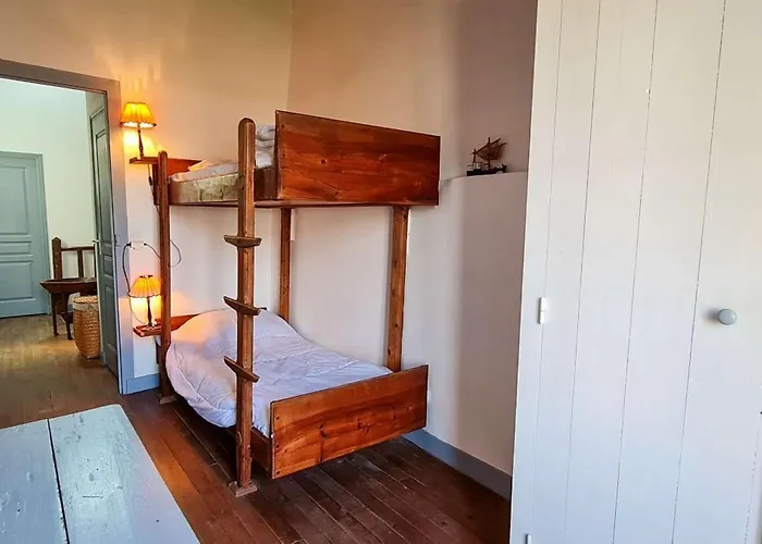 Villa Maison De Pays Avec étage *