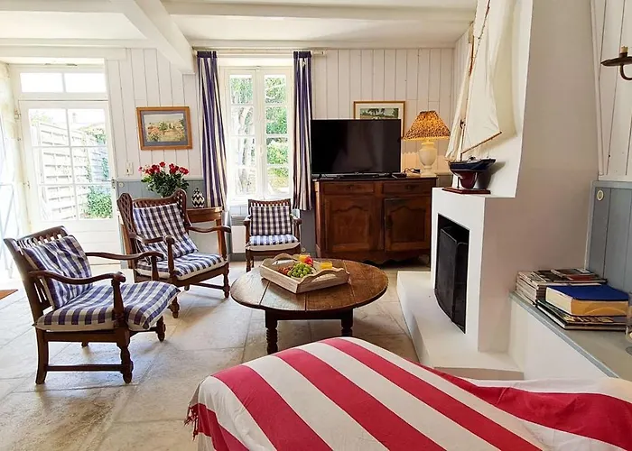 Villa Maison De Pays Avec étage *